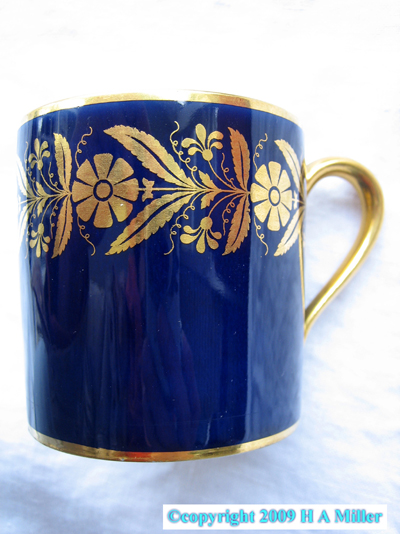 Art Deco DEMITASSE CUPS Set 4 Gold Rims Designs Inside Wash 1915 Art Deco DEMITASSE CUPS Set 4 Gold Rims Designs Inside Wash 1915