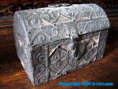 MONEY BOX Casket Italian Venetian 16th C 17th C Antique Rare MONEY BOX Casket Italian Venetian 16th C 17th C Antique Rare